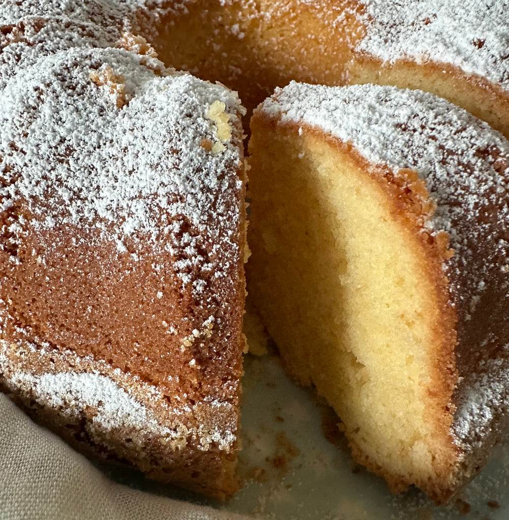 Gluten-free Gugelhupf eggnog cake