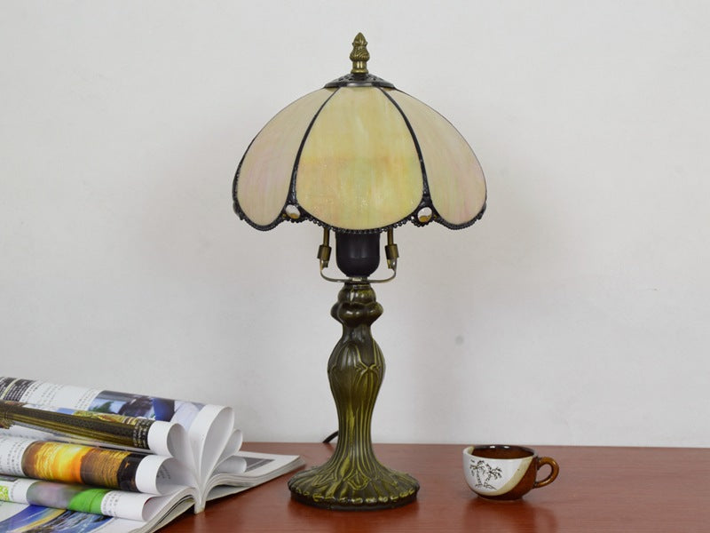 Resin Base Stained Glass Panel Lamp Shade Antique Table Lamp Supplier