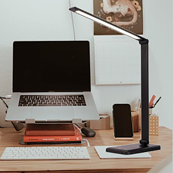 wireless charger desk lamp.jpg