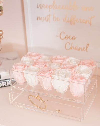 Amour Èternel with Heart Rose- Premium Ecuadorian Eternity Roses in a Custom  Box – La Vie en Rose Company