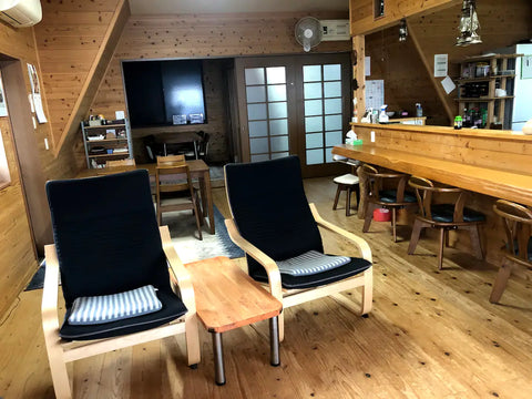 朝日が登るバルコニーの画像