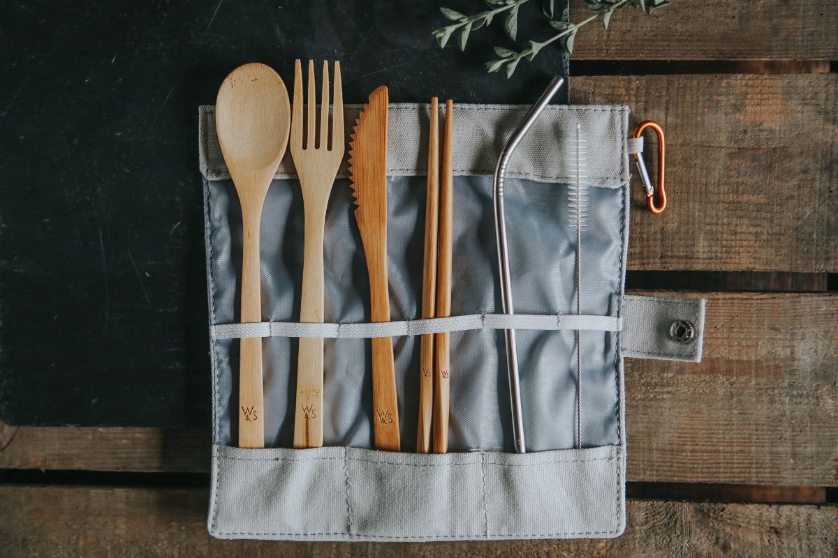 bamboo cutlery on carry case
