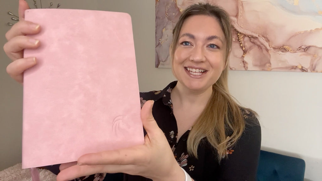 Amazon Influencer Vickie talks about LeStallion Notebooks