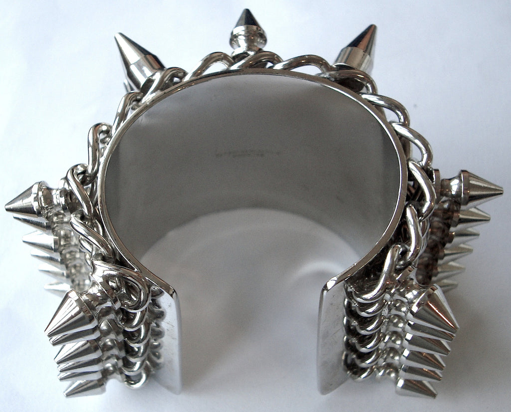 war metal spike bracelet