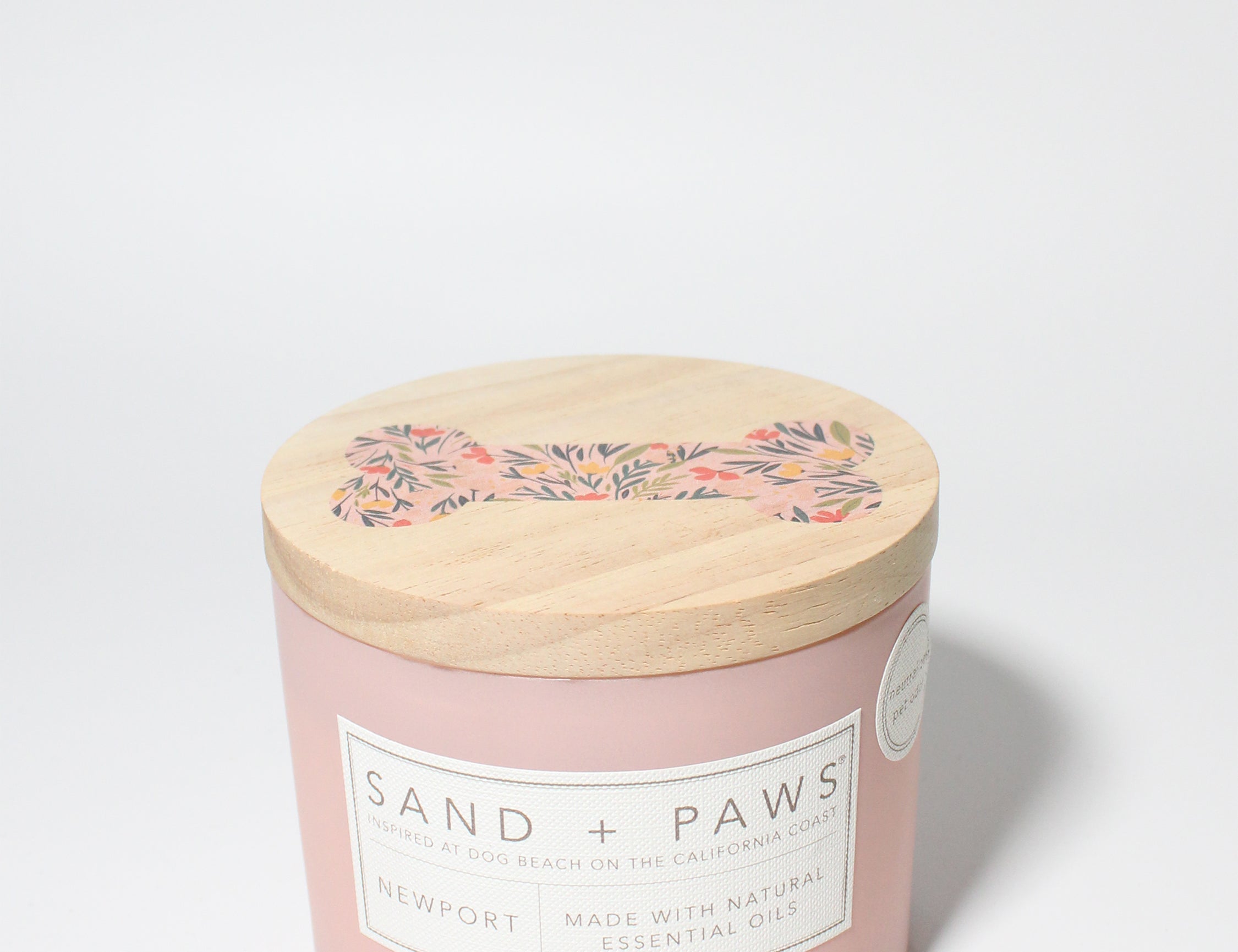 Sand and Paws pet friendly festive candle - Lady & the Scamps