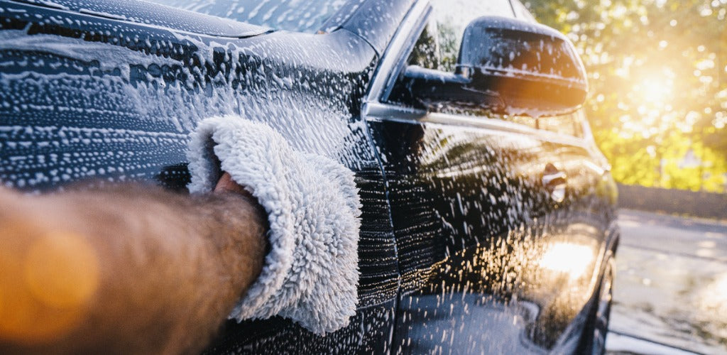 Use Car Shampoo And a Washing Mitt