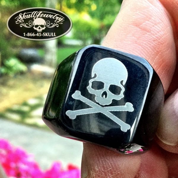 skull ring with hidden compartment