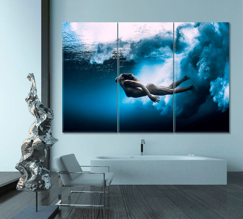 UNDERWATER | Woman Swim Underwater Amazing Shot Canvas Print