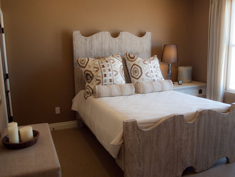 Brown color in bedroom is not good for sleep, brown tone bedroom