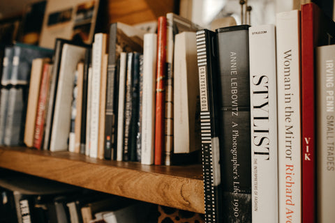 Interesting facts about sleep, bookshelf with plenty of books