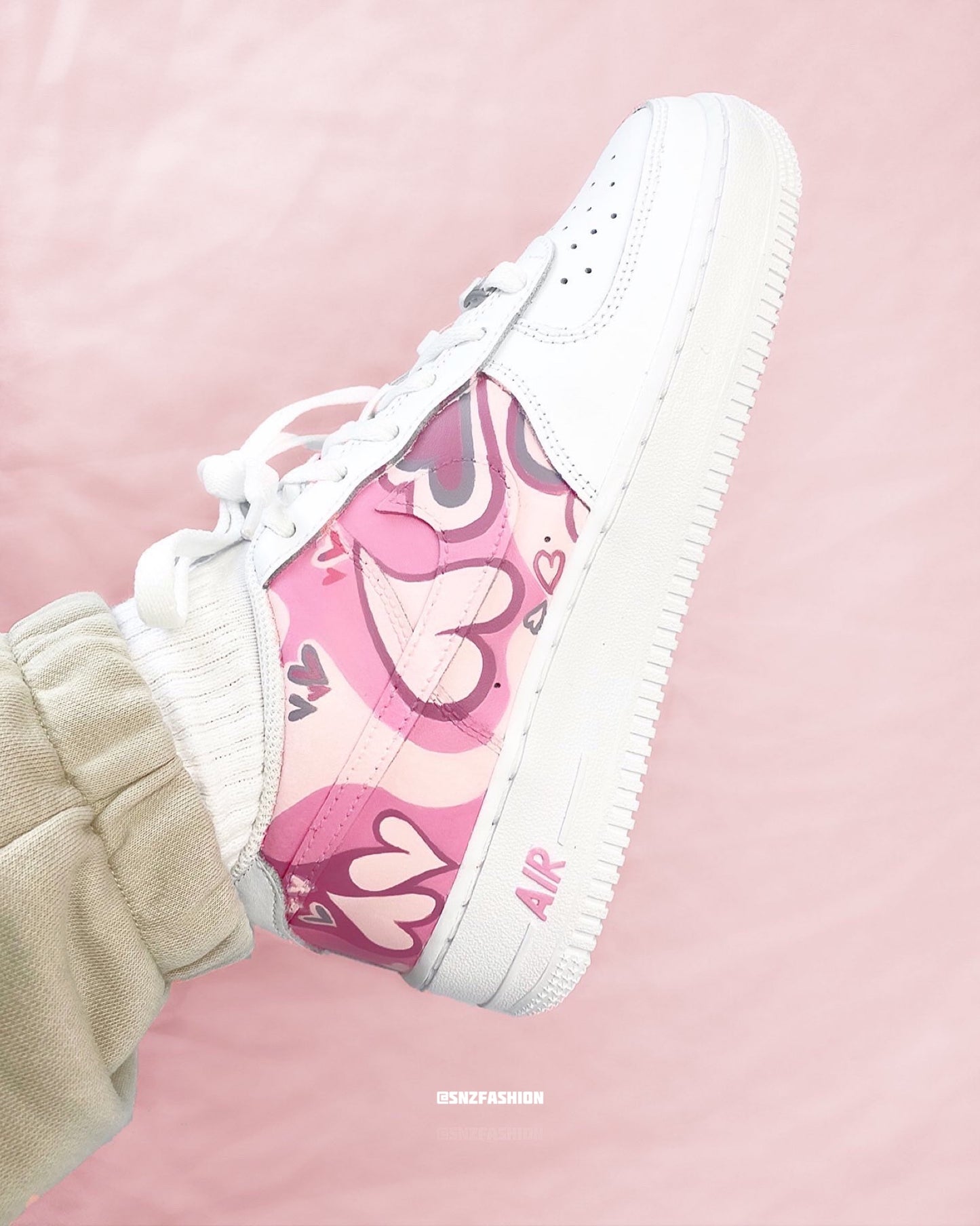 AESTHETIC HEARTS NIKE FORCE 1'S (more colours) – FASHION