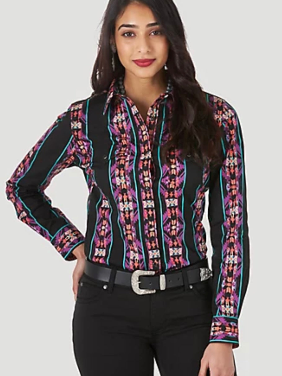 SALE✨ Wrangler Retro Aztec Black Snap Up Women's Shirt – Wiseman's Western
