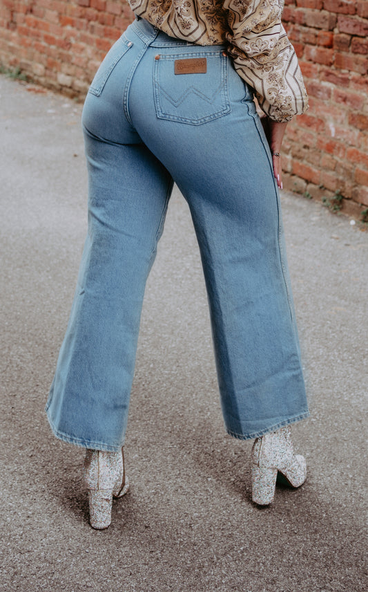 Sale ✨ Wrangler Odessa Corduroy Jeans