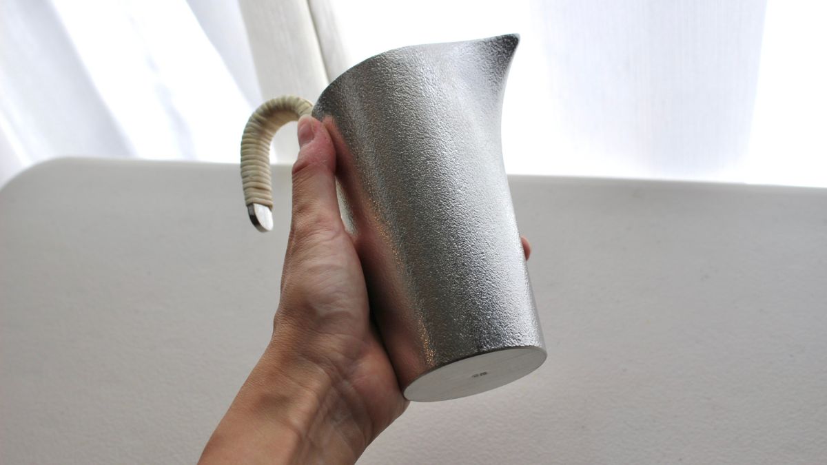 Chirori made of tin, which has excellent properties as a drinking vessel