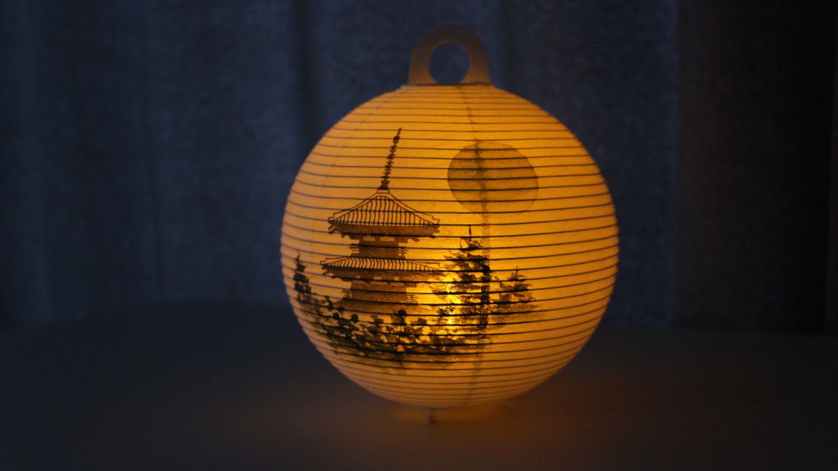 Letter lanterns convey your feelings with gentle light