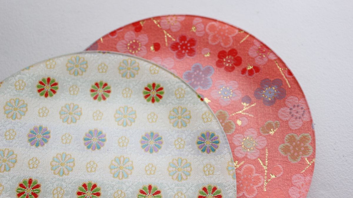Nishijin brocade plates that bring traditional beauty into everyday life