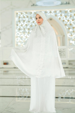 Mukena satin silk: Buttonscarves Tapis Abstre Prayer Robe in Pearl