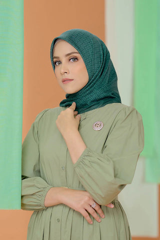 jilbab yang cocok untuk baju sage : Jilbab warna hijau tua