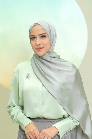 jilbab yang cocok untuk baju warna sage - Jilbab warna silver