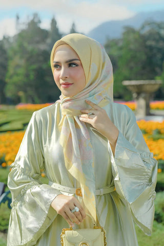Jilbab yang cocok untuk baju warna sage - Jilbab warna soft yellow
