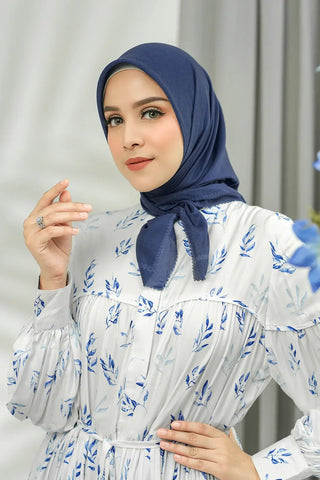 Jilbab warna netral Navy Scarf Cataline Blue Buttonscarves