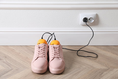 Pengering sepatu elektrik
