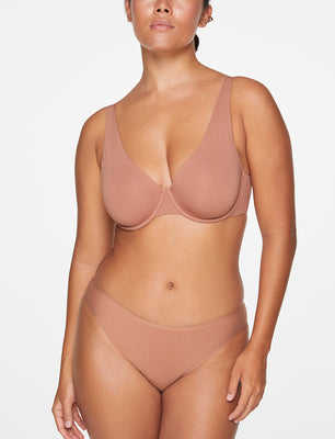 IDENTITY LINGERIE - What is a bra size? 🤔 A bra size always consists of  numbers and letters (30DD, 36B and 42C or 70E, 85B and 95C). The numbers  represent the size
