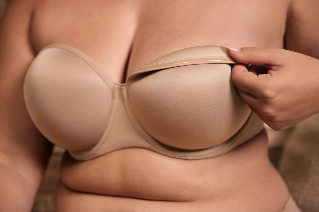 Best Plus Size Strapless Bra That Actually Stays Up - Heavy Breast  Strapless Bra Sizing and Fit