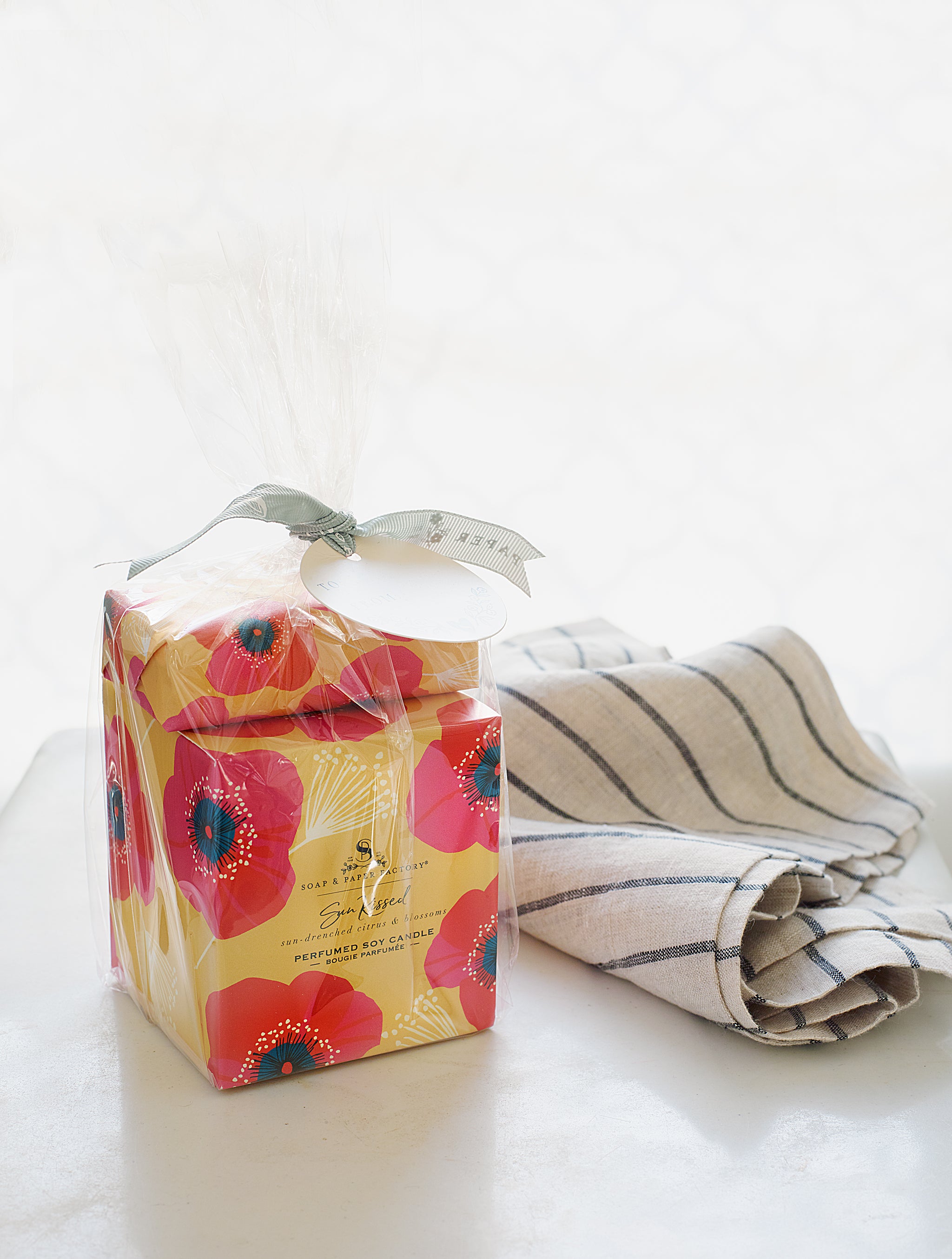 Image of Sun Kissed Large Soy Candle & Soap Gift Set