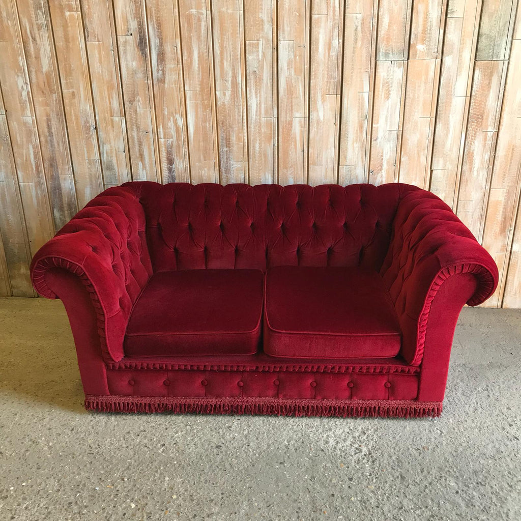 DONNA: Red Velvet Chesterfield Sofa – Locate To Create