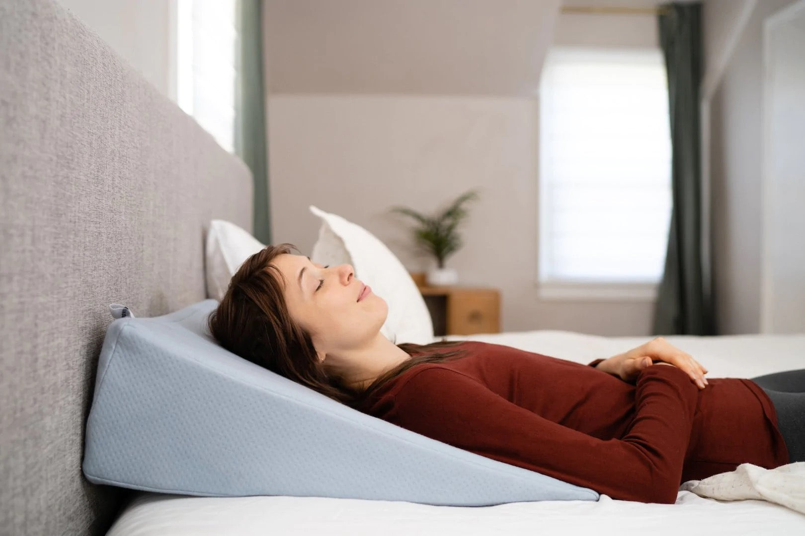 Triangular Wedge Cushion Back Support Stomach Acid Reflux Sleep