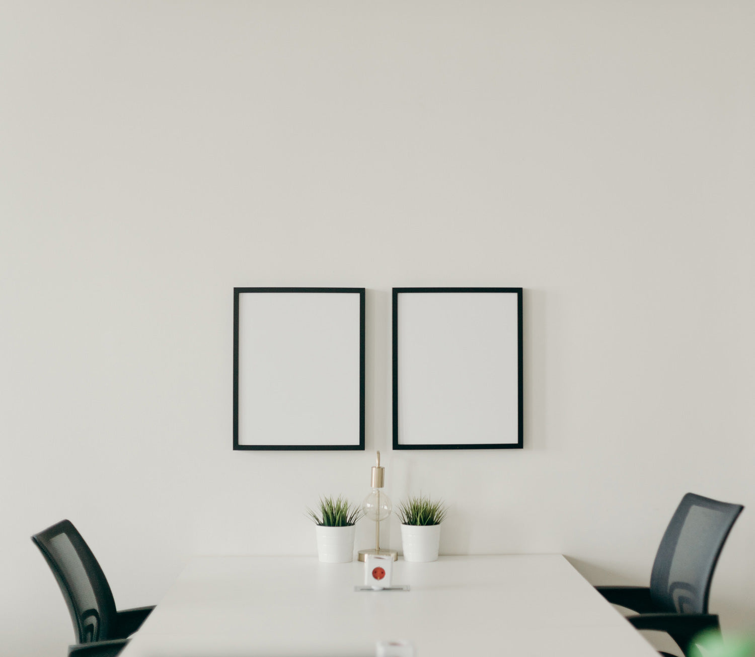 How to create a minimalist office setup and get the most out of it.