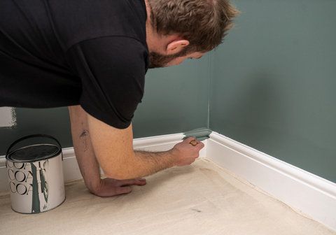 how to paint skirting board