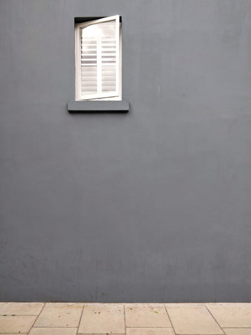 Mur extérieur peint en gris COAT Paints
