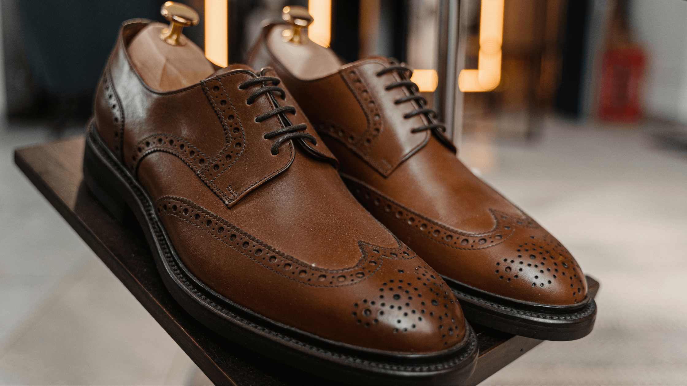 mens wing tip shoes