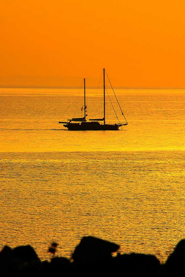 a-ship-on-golden-sea-600x900