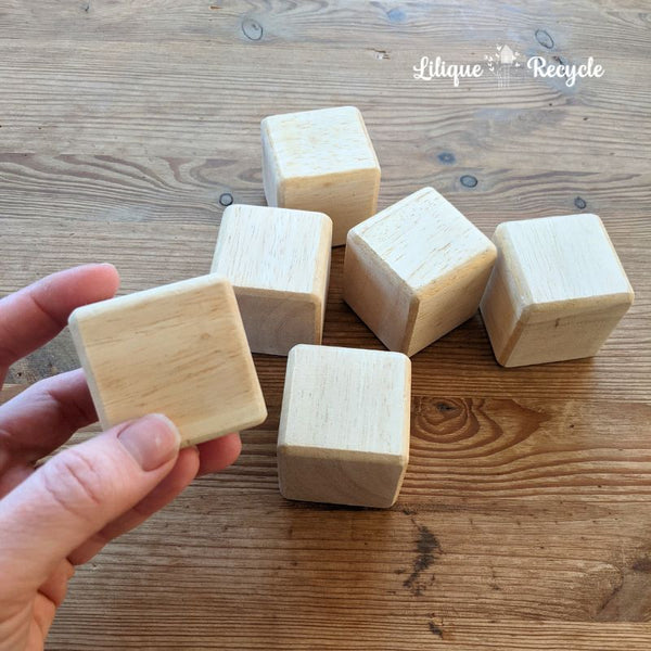 cubes en bois après sablage