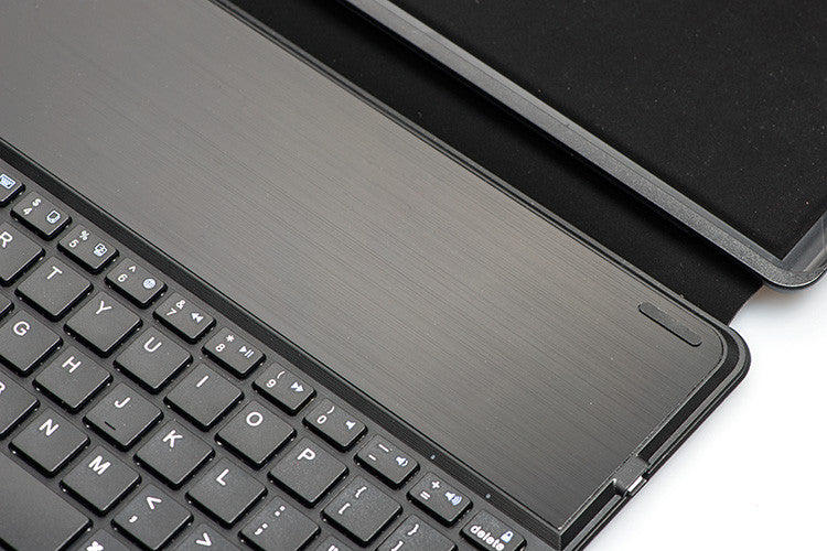 iPad Air 2 case with magnetic bluetooth keyboard