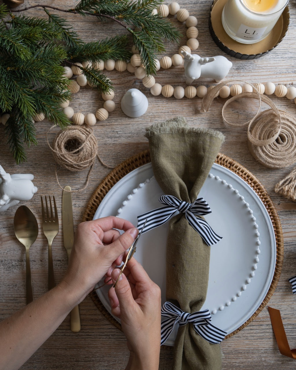 Christmas Cracker Napkin Styling 