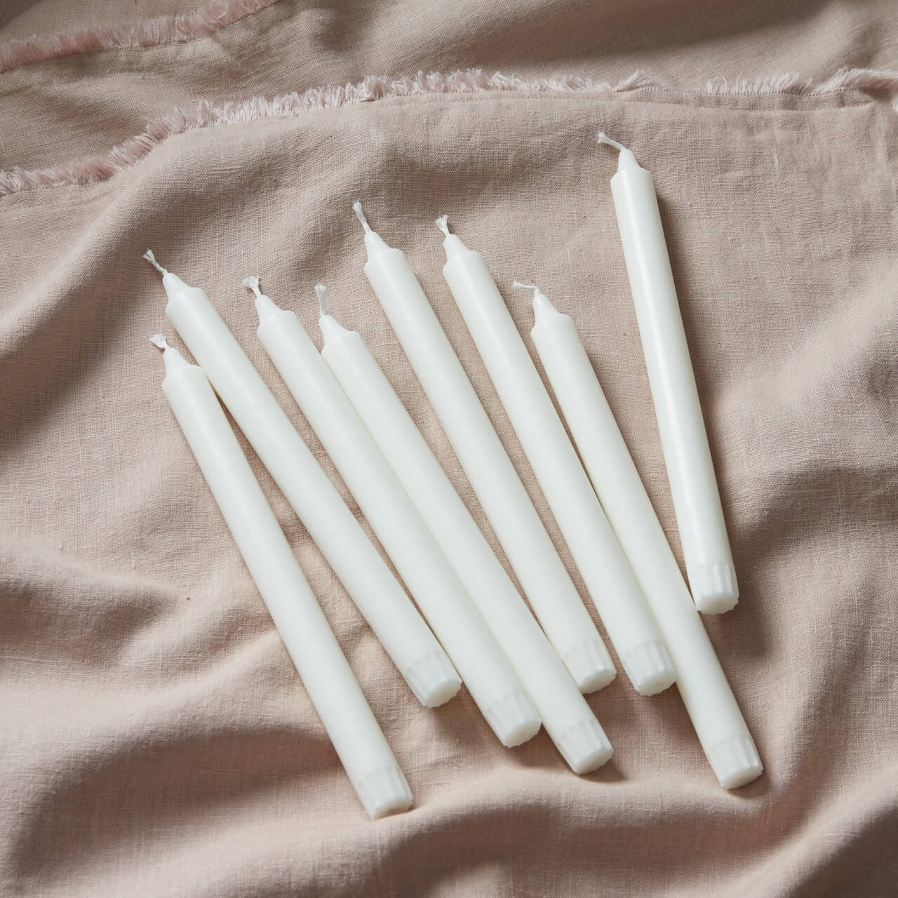 Set of 8 White Dinner Candles