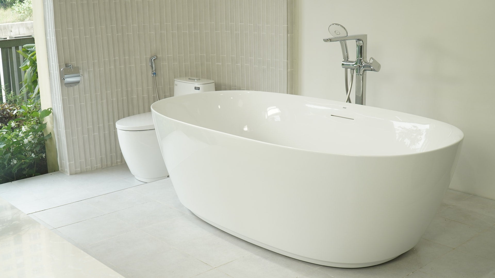 Classic White Bathtub