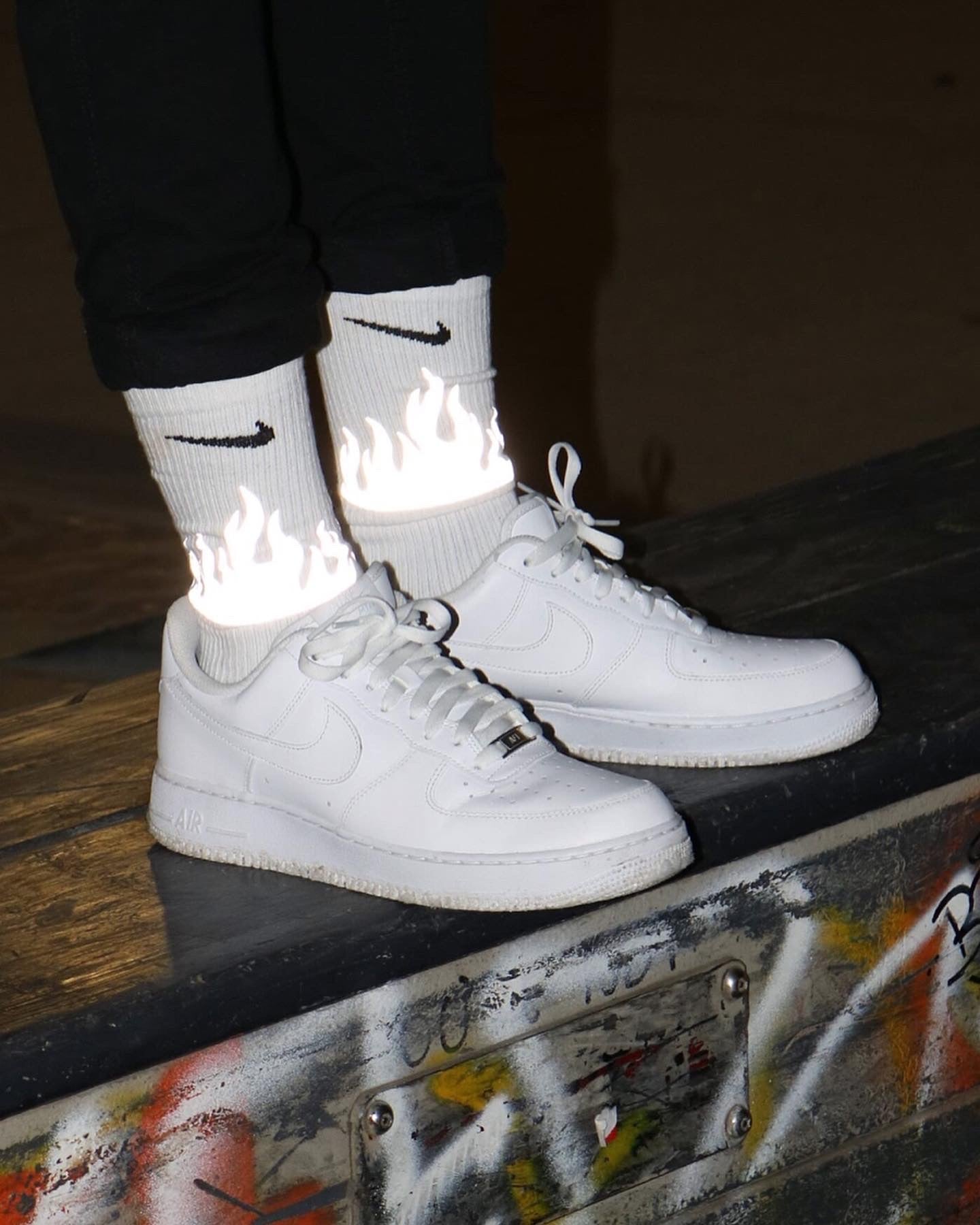 nike reflective socks