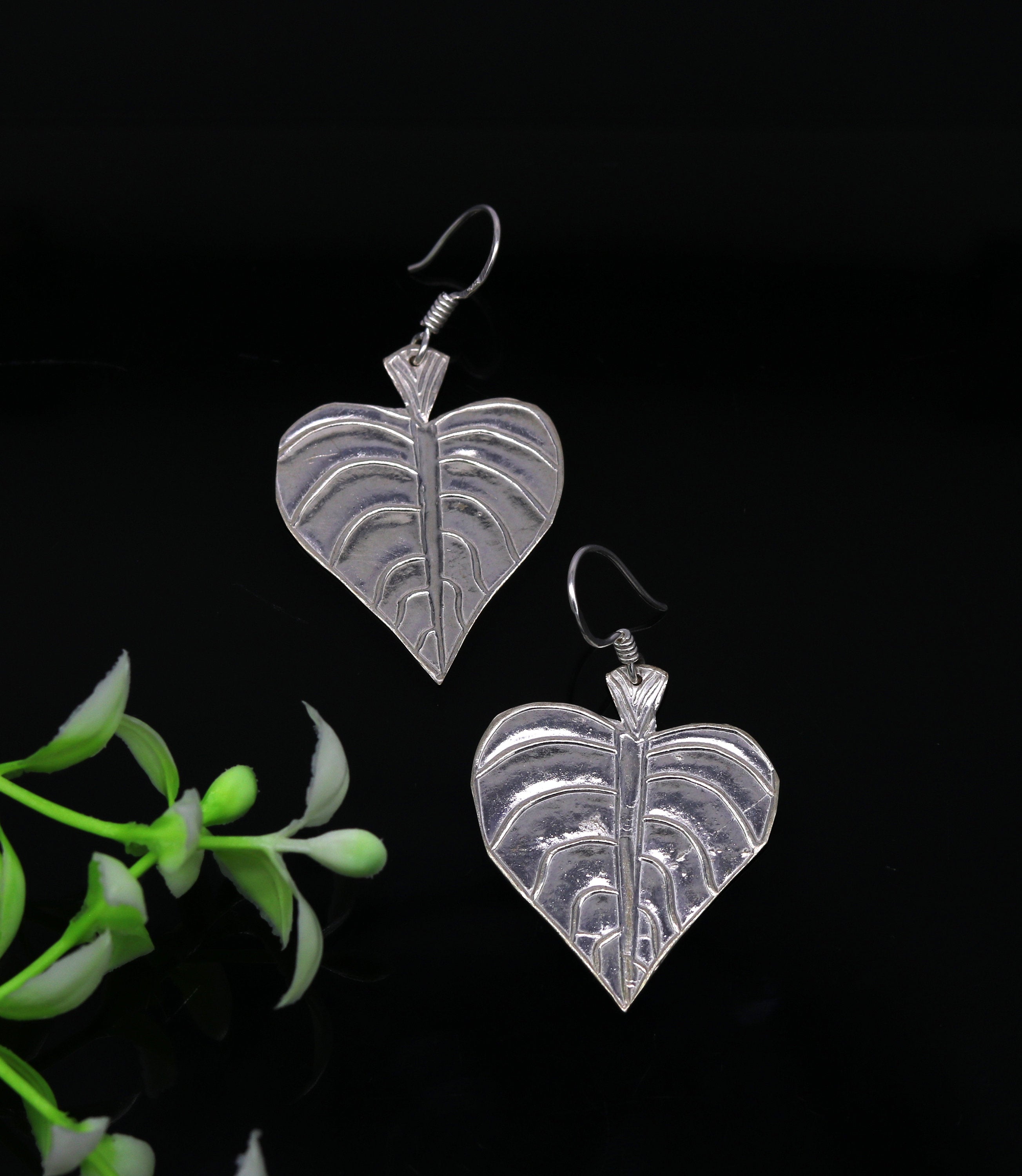 925 sterling silver handmade peepal tree leaf earring with pretty