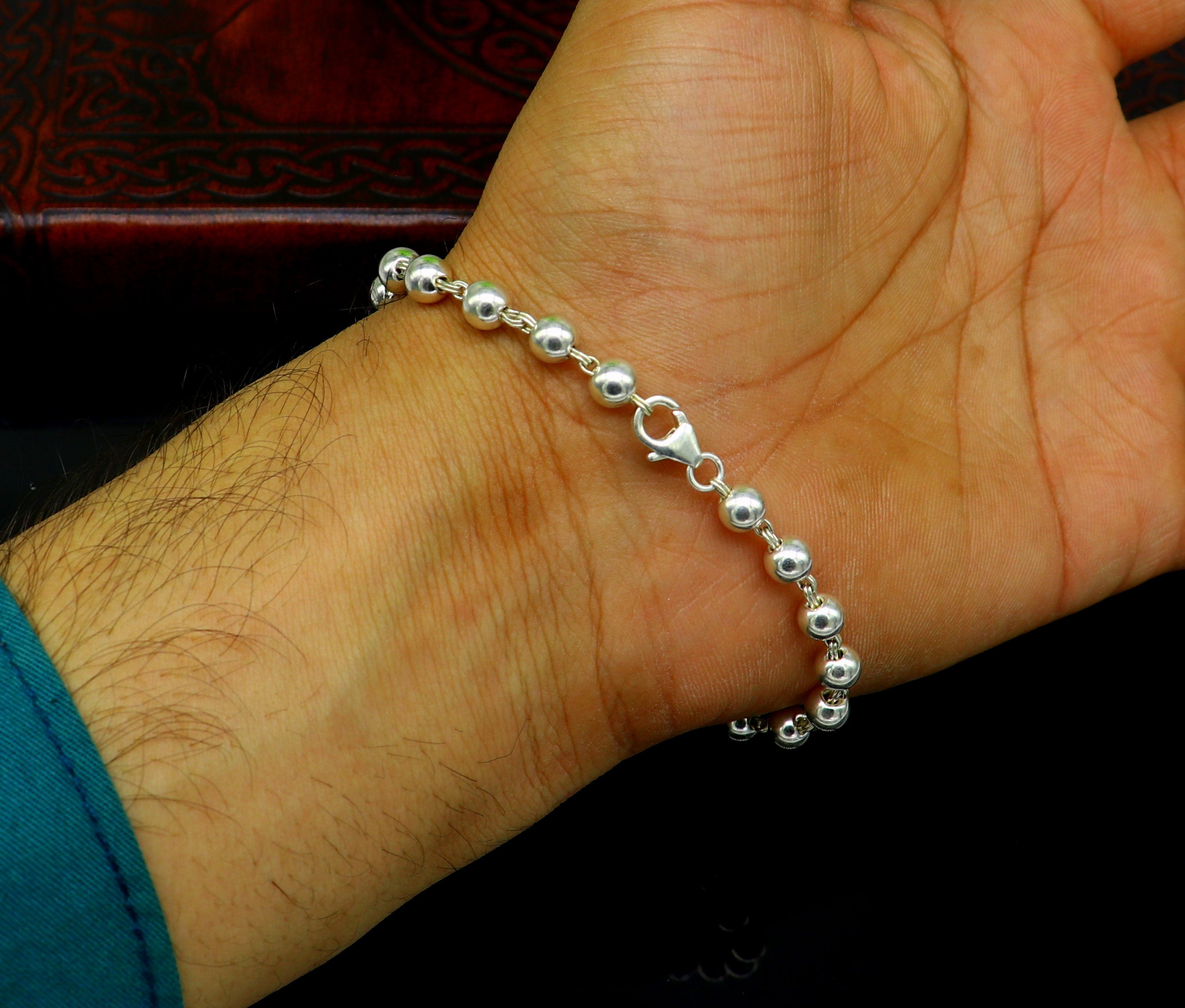 Buy The Elegant Diamond Bracelet Online | CaratLane