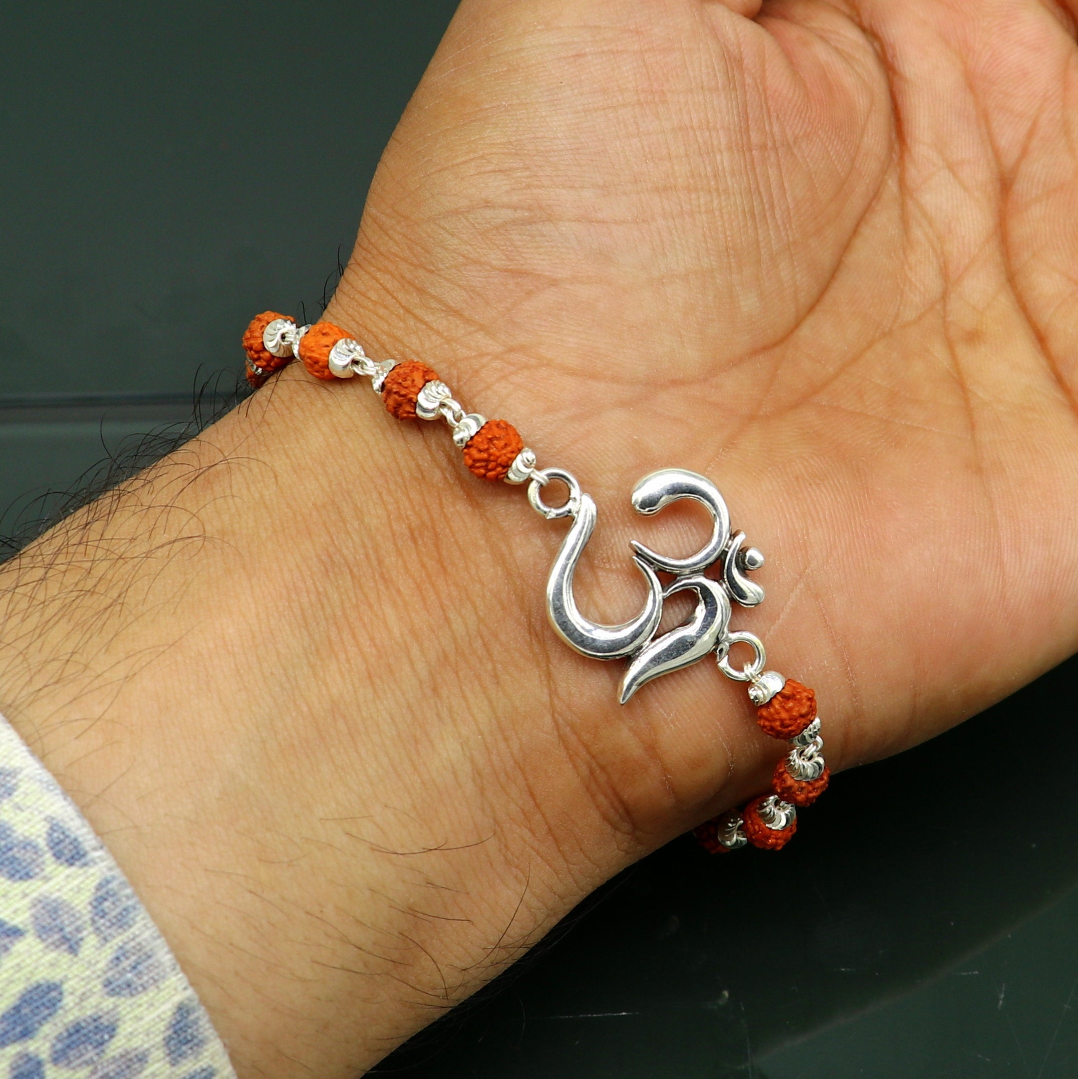 Amazon.com: Rudraksha Meditation Mala 8mm 108 Beads (Lavender Thread):  Clothing, Shoes & Jewelry