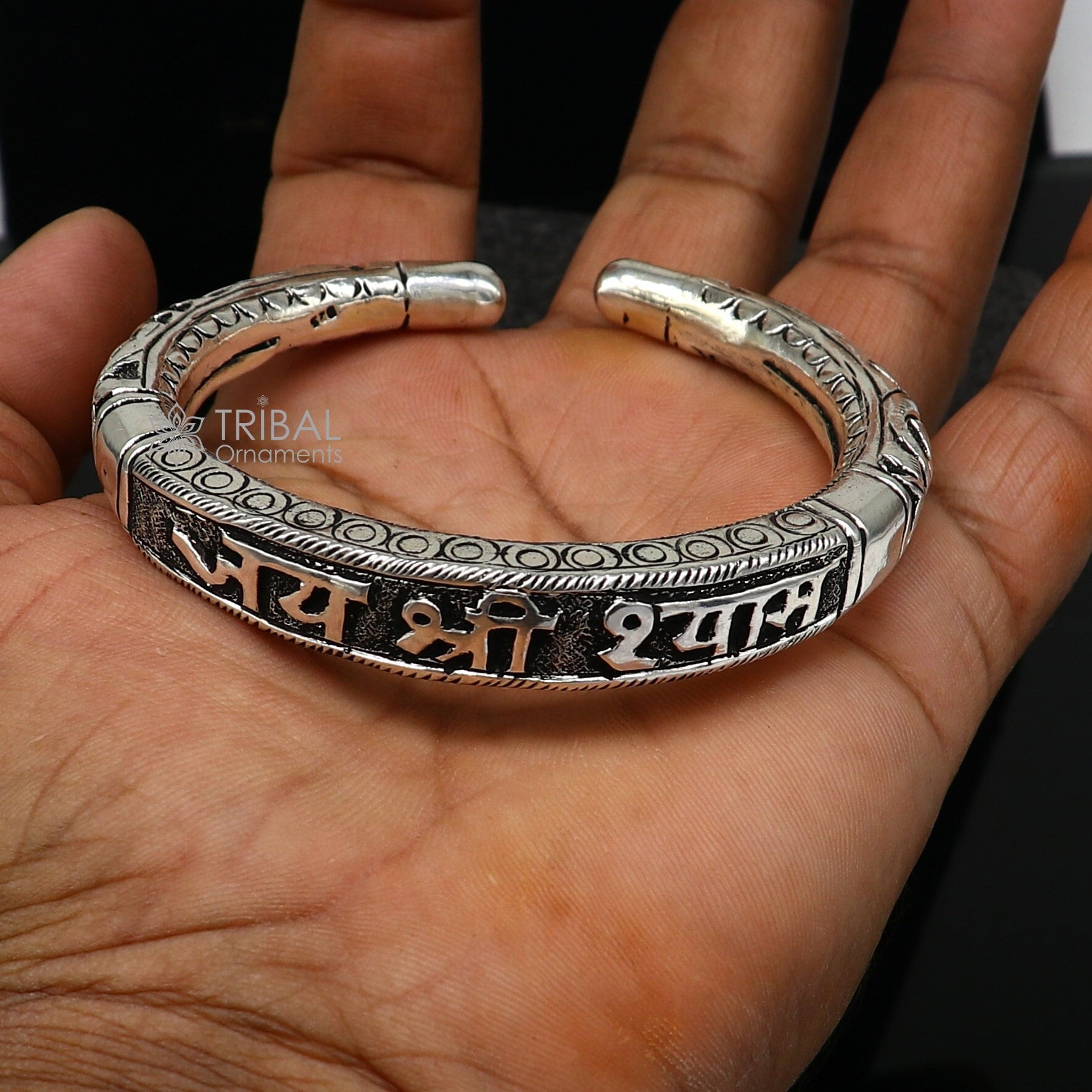 Temple Jewellery Lord Krishna Design Bangles Screw Open Kada Online B20361  | JewelSmart.in