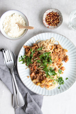 Weiße Bolognese, Dinkelnudeln, Hackfleisch, Gemüse