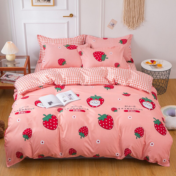 Dreaming Strawberry Kawaii Bedding Set without Bed Sheet – Kawaiies