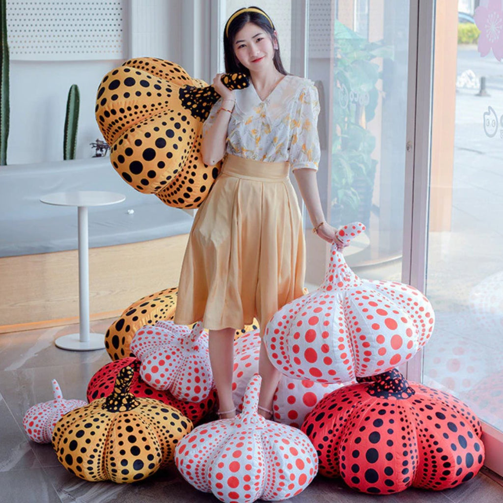 https://cdn.shopify.com/s/files/1/0306/9794/7272/products/kawaiies-plushies-plush-softtoy-yayoi-kusama-halloween-pumpkin-plushies-new-soft-toy-706034_1024x1024.jpg?v=1633374511