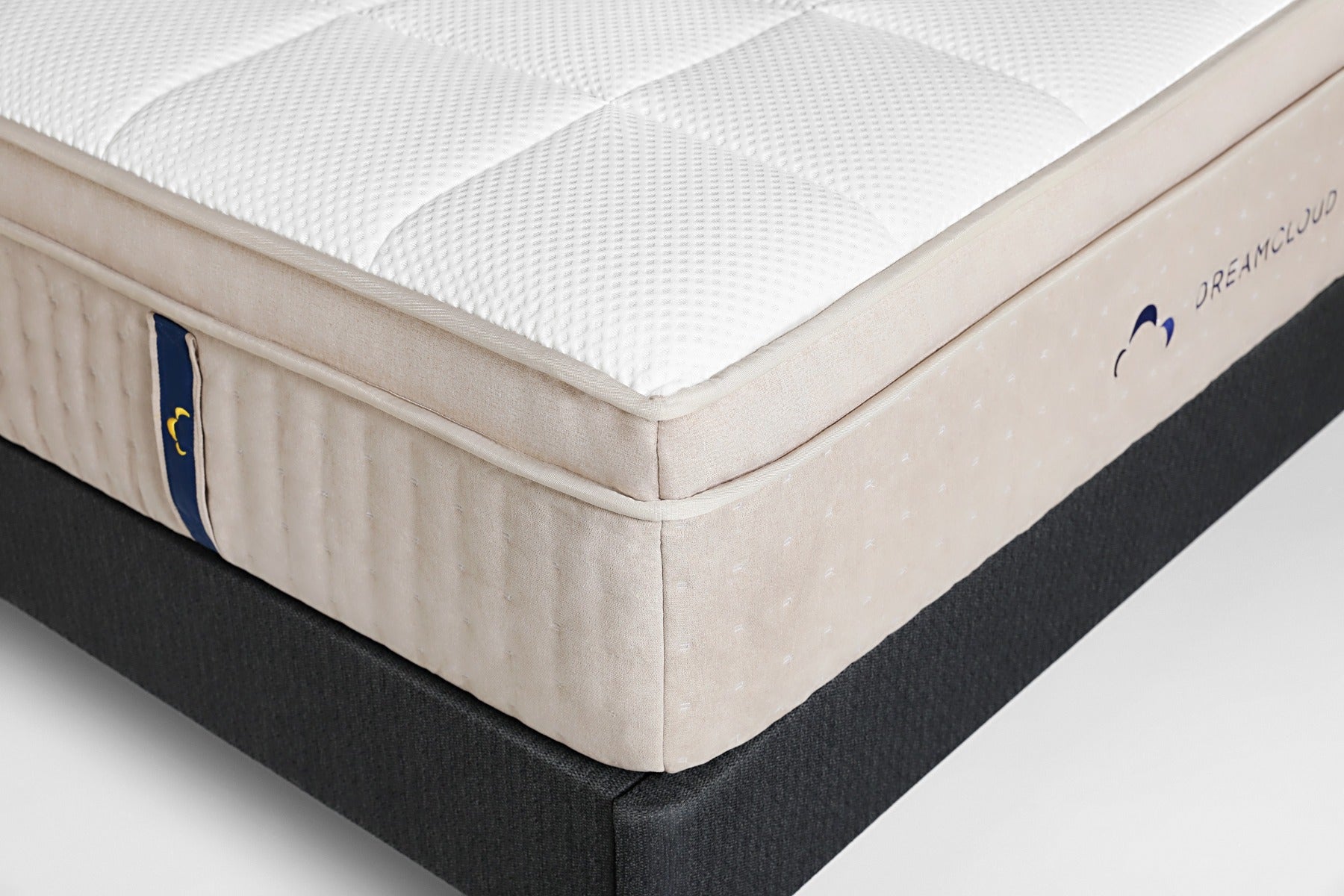 new hybrid mattress in a box by dream cloud